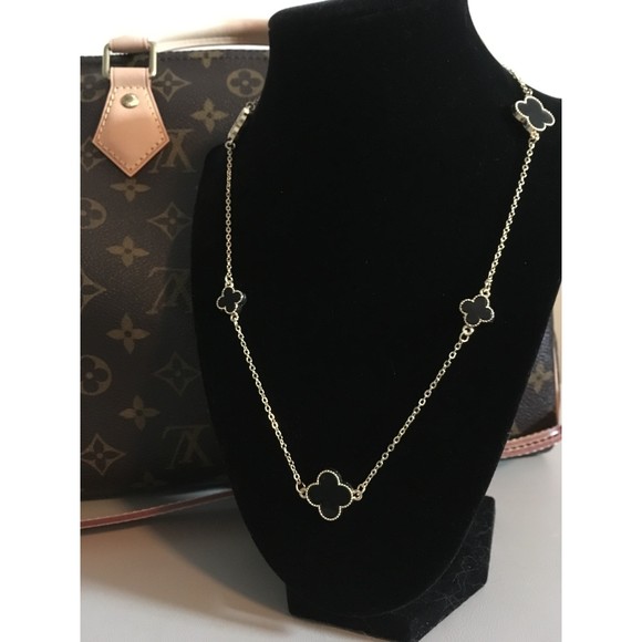 Clover Necklace-Gold Chain- Black or White - Picture 1 of 4
